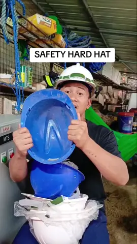sobrang tibay nitong hard hat nato #hardhat #constructionlife #safety #construction #fyppppppppppppppppppppppp #viral #trending #engr #fyp 