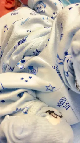 صباح السكرات 🤤 شوفو على وش تصبحت 😍 #مازن إنولد مع الفجر بالضبط ❤️ ماماه بكرية (أول ولادة للأم) كانت دارت عندي حصة توسيع أول أمس يعني قبل بيوم واليوم جتني مع الفجر توجع وكانت ما شاء الله علخر يعني طول للطابلة ما طولتش ما شاء الله 🥰 بعد ما كملت معاها قتلي كنت نقول ياربي تحططني ريحانة ولا براني 😆 الحمد لله ربي عطاها على قد قلبها 🫶🏻 #ريـحـانـة_بـكـوش #حمل_ولادة_decollement #إعادة_خياطة #نزع_خيط_الخياطة