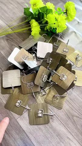 Móc dán tường treo đồ đạc rất tiện lợi#mocdantuongchiuluc #mocdantuongchiuluc #mocdantuongsieudinh 