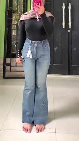 Gemeesss Cantik banget jeans Nya 🥹🫶🏻 #cutbrayjeans #jeanswanita #jeanshighwaist 