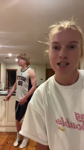 sorry guys, we caught a vibe ✨@Harry #Siblings #vibe 