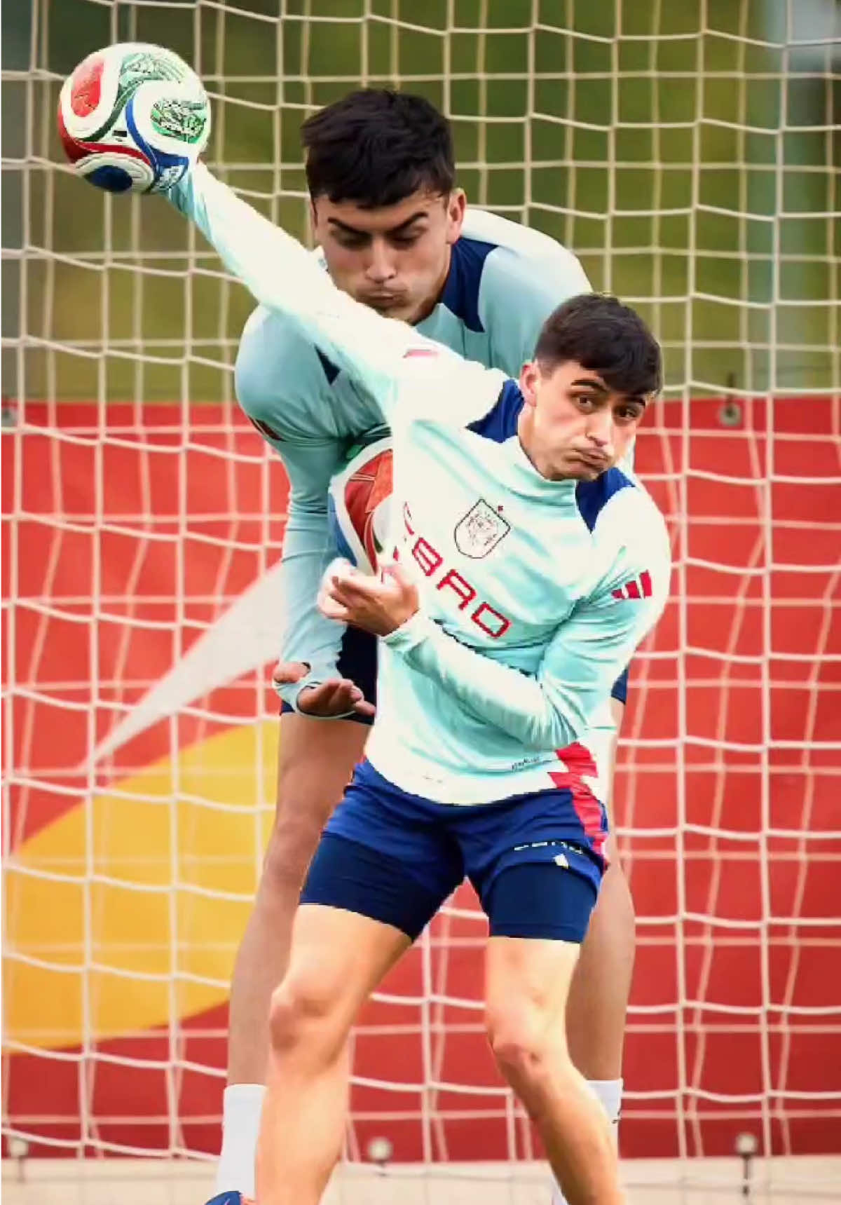 Lo llevo en la sangre ⚽️🧤🧬 #goalkeeper  @Selección española 