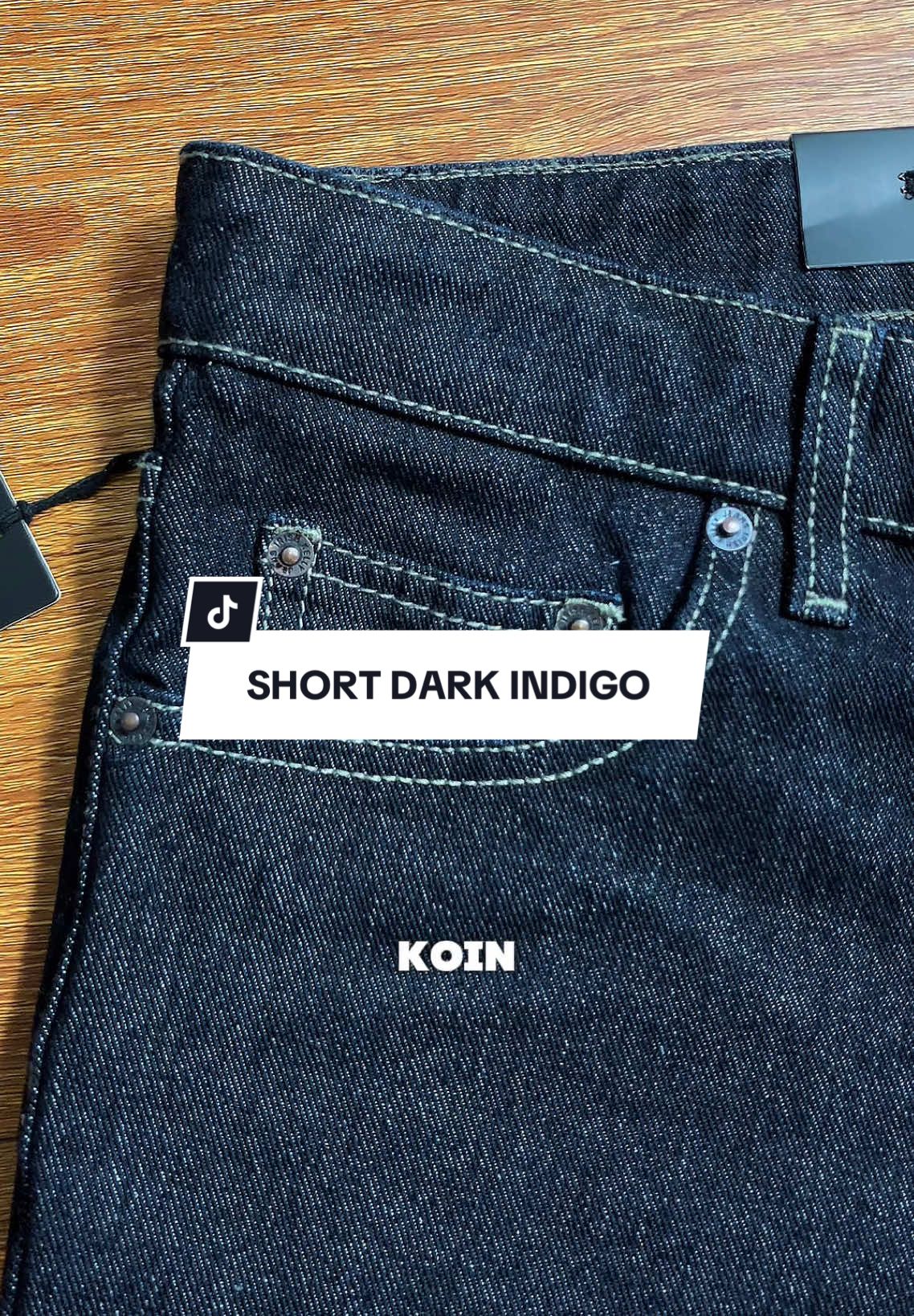 Indigo fade, street made Short denim buat yang main gaya tapi tetep santai. #streetwear #skenaoutfit #irishkellystudio #fyp 