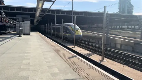 374006 departing St Pancras #trains #railway #fyp #eurostar #class374 