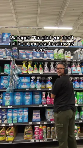 Of course not🙄😈 #fyp #viral #work #walmartemployee #walmart 
