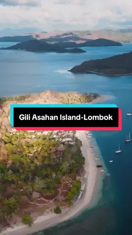 Gili asahan memiliki pantai sangat cantik dan laut dengan terumbu karangnya yg warna-warni. #lombok #exploreindonesia #wonderfulindonesia #pesonaindonesia #wisataindonesia 