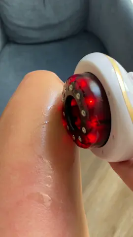 Un momento de puro alivio después de un día largo. Relaja músculos y desconecta ✨🩵 #masaje #celulitis #cuidadocorporal #tiktokmehizocomprarlo #reafirmar 