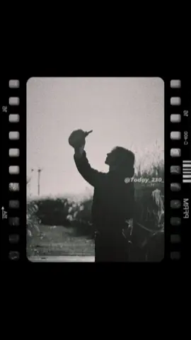 Junil's side profile is insane!!!  Ada foto unrealead baru Junil, ngga tau diambil kapan, tapi sedikit ngobatin rasa rindu ke junil.  #parkjunil #junil #fyp #박준일 