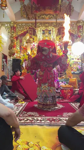 Bà Tam Động Trung Thiên Hỏa Phong Thần Nữ #cănđồngsốlính #hầu_thánh_tứ_phủ #đạomẫuviệtnam #tứphủ #hầu_đồng #hầuđồnghuế #tứphủvạnlinh #trình_đồng_mở_phủ #bàtamđộngtrungthiên