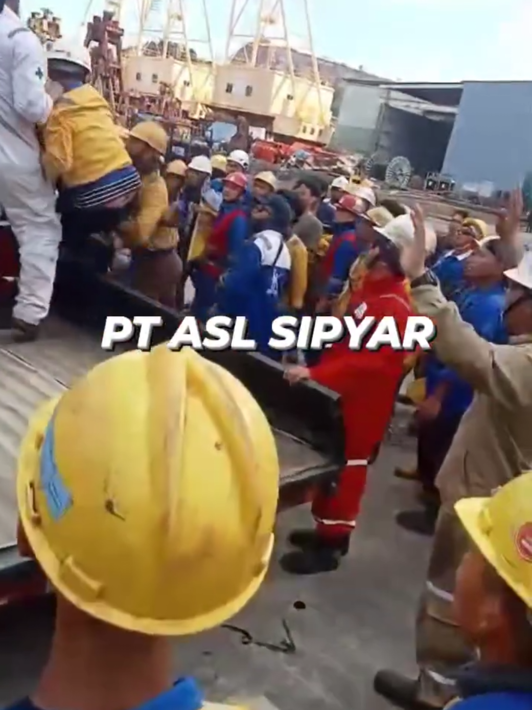 Kembali lagi terjadi kecelakaan kerja,  kapal federal ll meledak atau terbakar pada RABU 15 OKYOBER 2025 ' jam 04:00 WIB pagi. Menelan 15 orang meninggal dunia, dan puluhan org luka