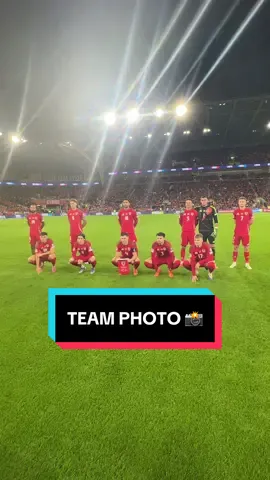 Lining up for the team photo 📸 #Wales #Football #FIFAWorldCup 