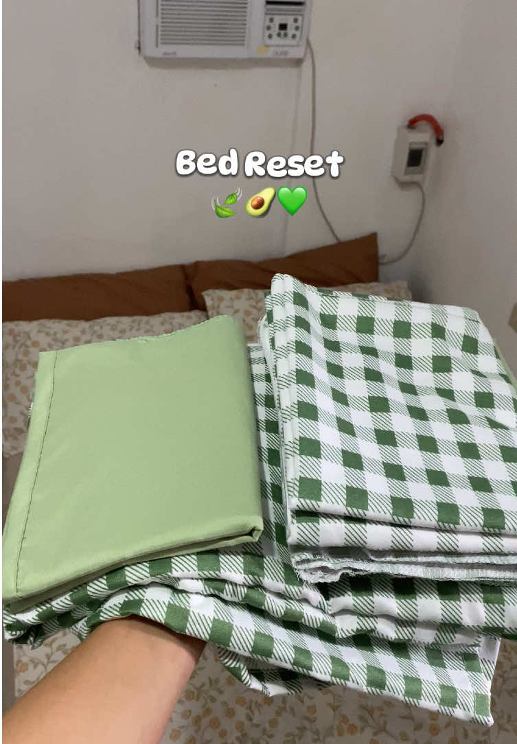 Bed reset with my favorite bedsheet from this shop ⬇️😊💚 #canadianbedsheet #bedsheets #bedreset #3in1bedsheet #bedroom 