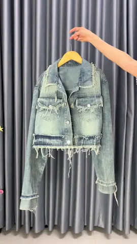Áo khoác jean bụi phong cách #aokhoacnu #aokhoacjean #aokhoacjeannu #aokhoaccroptop #aokhoacjeancroptop 