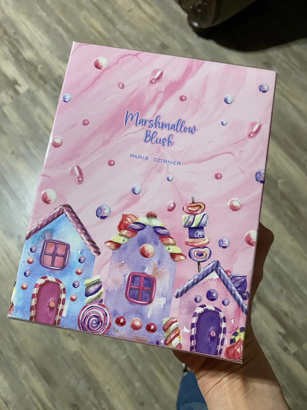 Smells like: marshmallow fluff, blooming petals, and a touch of velvet musk. Feels like: warm hugs, soft pink sunsets, and love at first spritz. It’s the perfect perfume . Dont sleep on this perfume, this one is amazing!!😻                        Link 🔗 to buy:  https://tr.ee/65cQZE #marshmallowblush #perfumereview #fragranceaddict #fragranceoftheday #sweetscents 