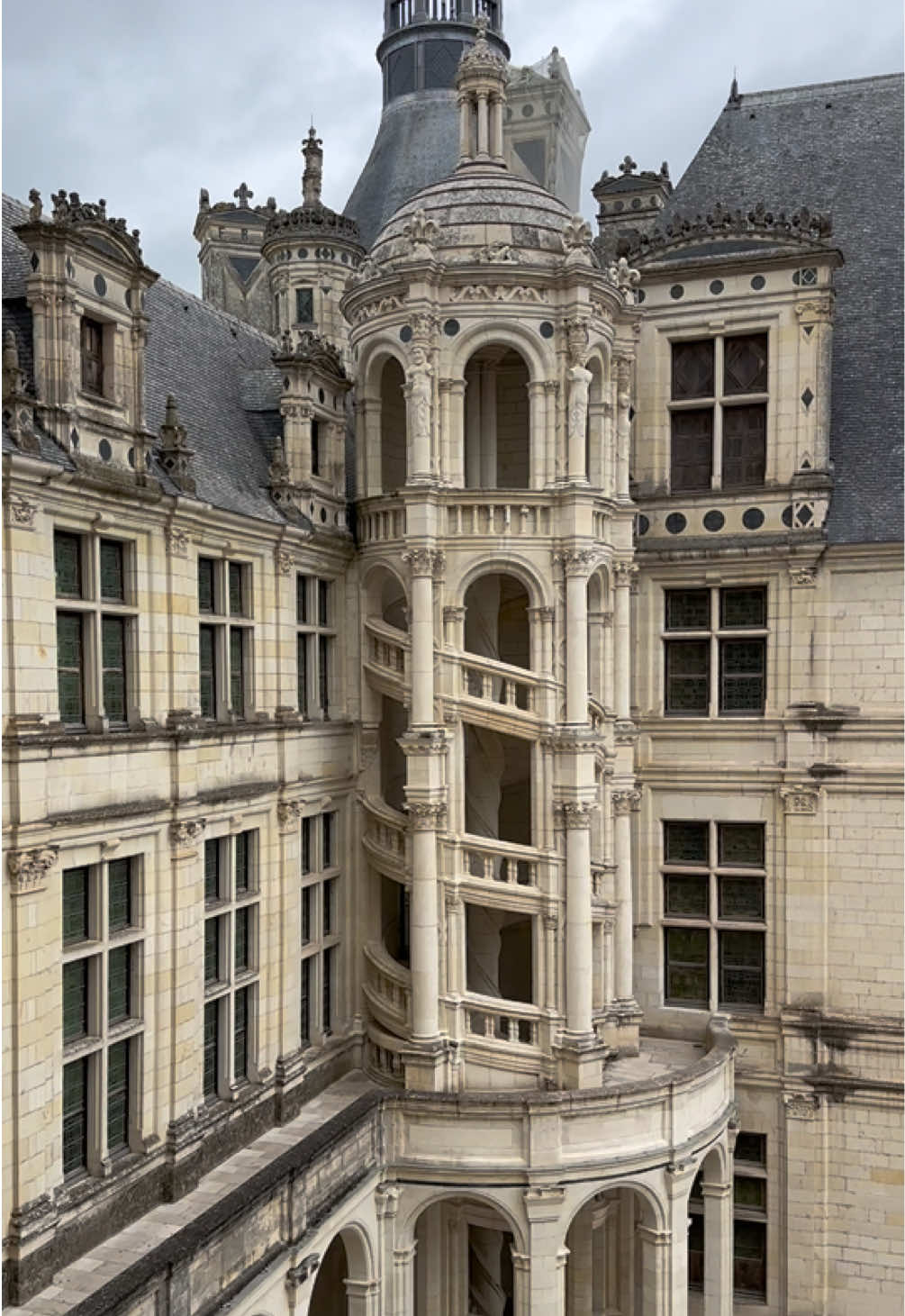 📍Chambord Castle, France🇫🇷❤️🏰
