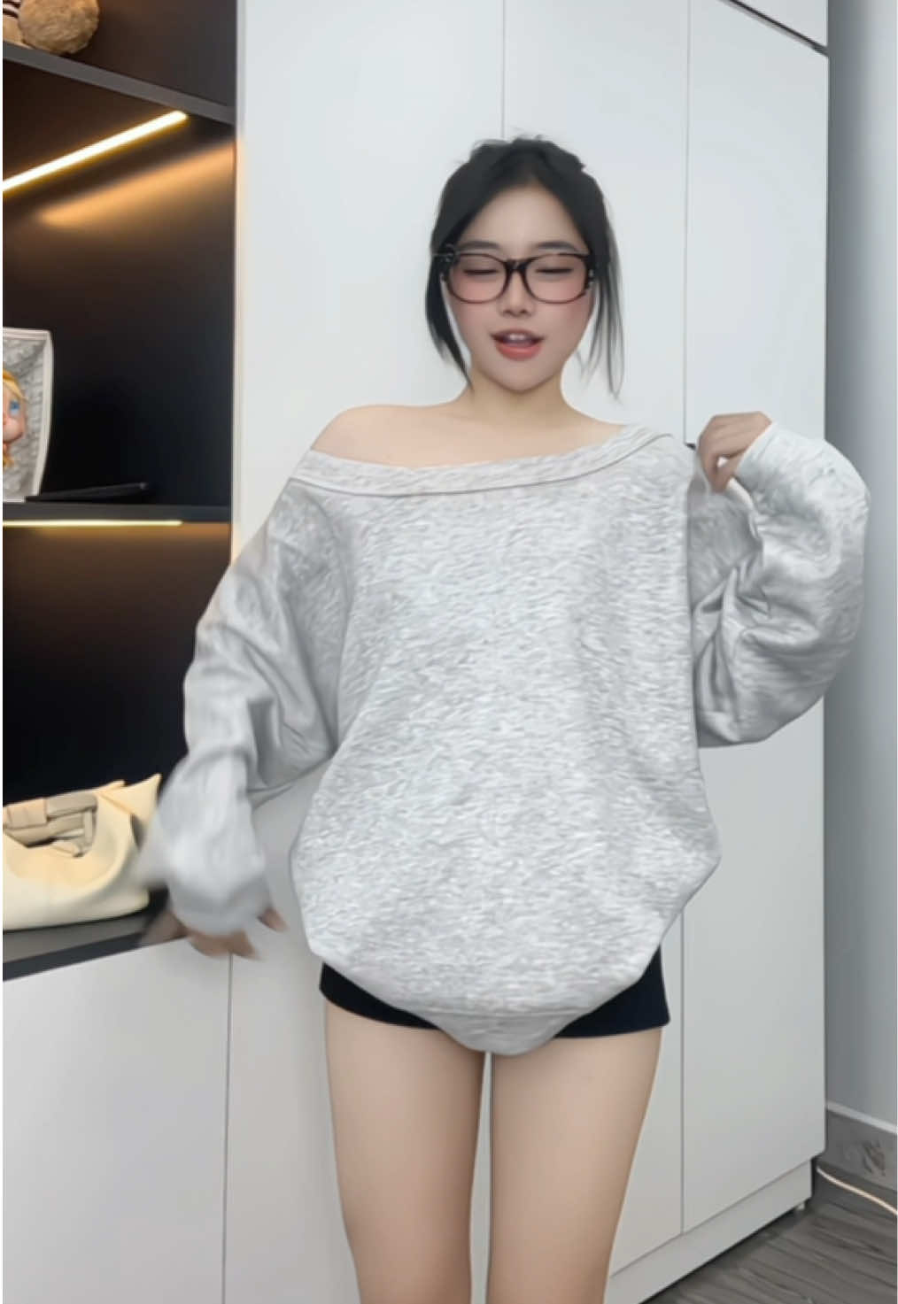 Màu xám dễ phối đồ mí bà uii #xhhhhhhhhhhhhhhhhhhhhh #review #fyp #thoitrang #outfit 