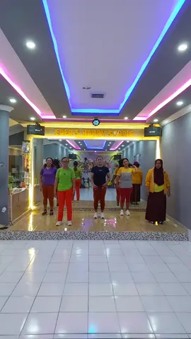 Class Sore Warna-warni #Instruktur_Erlin💃💃❤️ #fypシ゚viral🖤tiktok #papsel_papua_selatan 