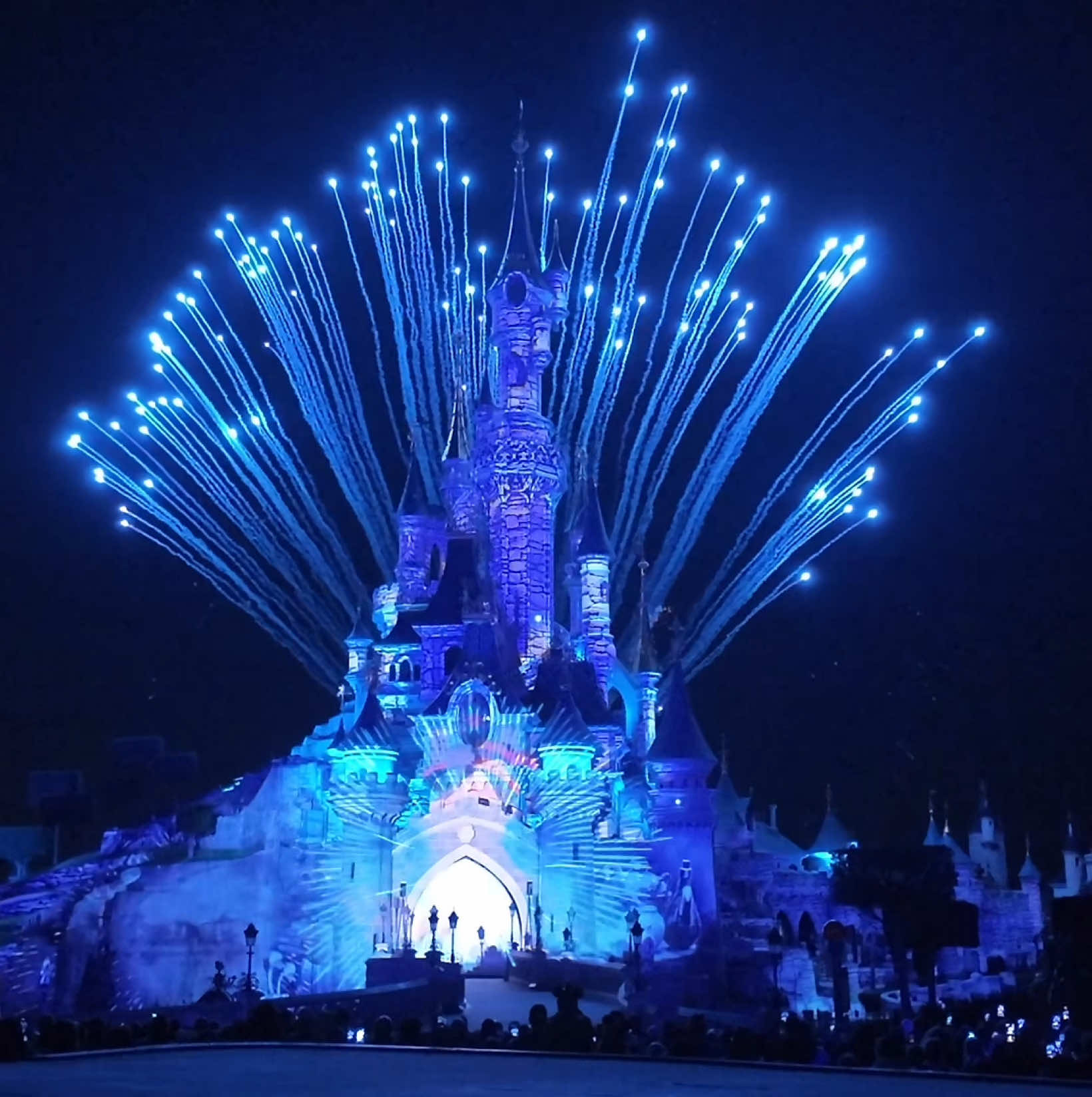Disneyland Paris 2025 #disney #disneyland #fireworks #disneylandparis #disneycastle 