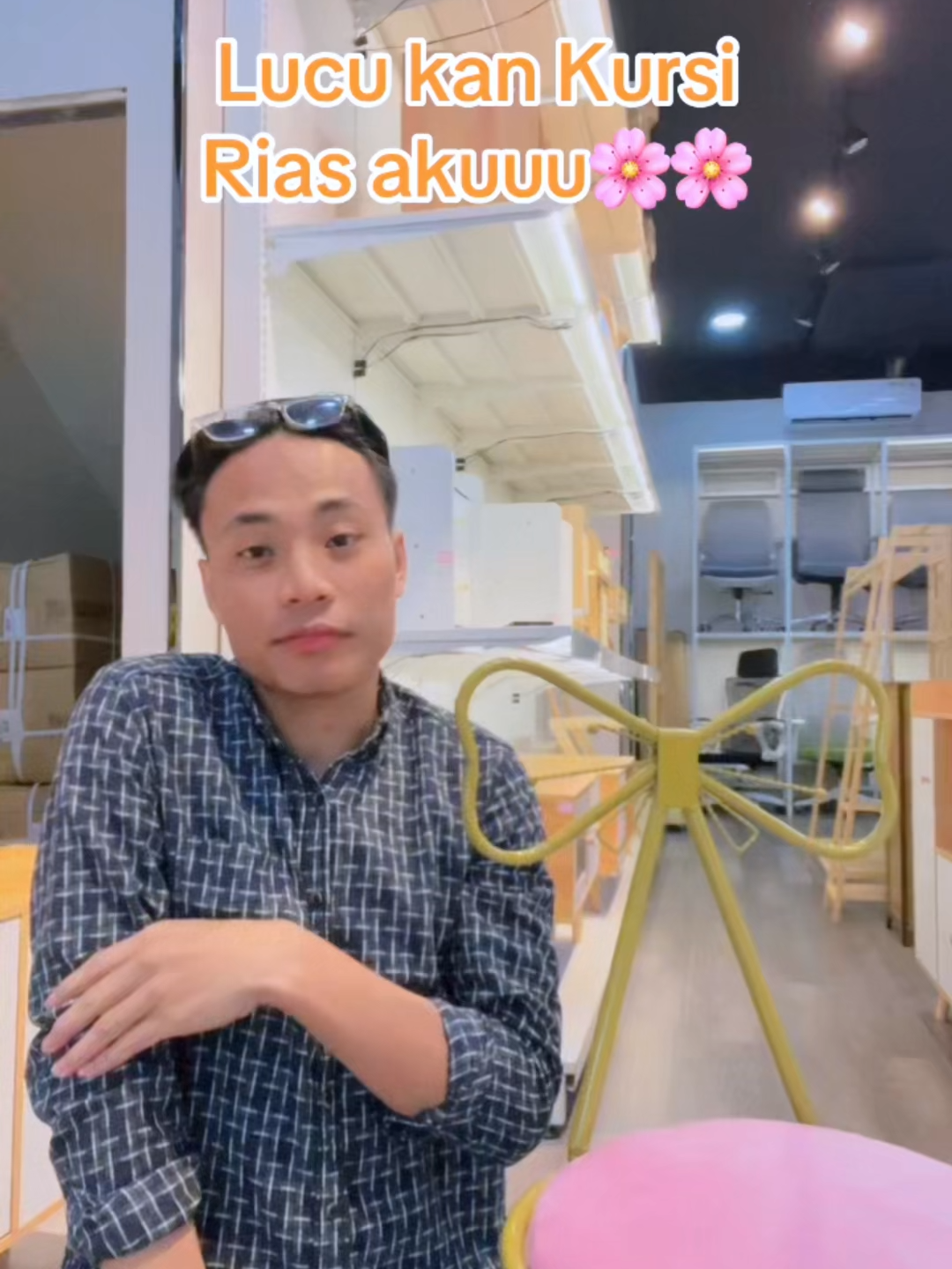 Cute banget kan? 💖💖 #kursi #cantik #wanitacantik #etifestore #etifestore #velocity #fy