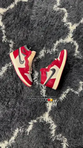 Perfect tihar sneaker New arrivals  for you💫💫  #new #drop  #foryou  Ig: nj.closet99 Tt:nirajanuniquefancy Size 39-42 #tihar #tihar_special #sneaker #fashionwear #StreetStyle #attractive #looks #trendingreels #trendingaudio #goviral  #nirajanuniquefancy  We do shipping all over Nepal & Worldwide✈️ Pls do follow our page for more updates Thank you ❤️❤️❤️