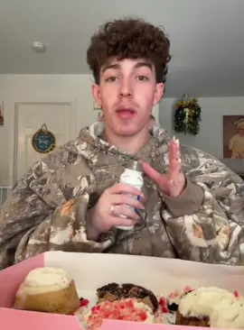 Eat with my girlfriend’s hand #tiktok #funnyvideos #funny #foryou #eat 