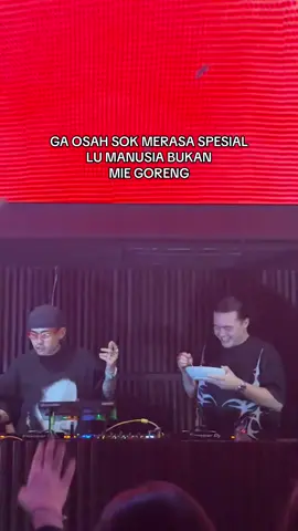 Laper ya bang? @BANG MISTER ALOY @JayJax #golddragonmedan #neverstopflying #aloy #dna #jayjax 