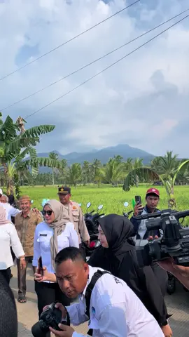 Selamat datang ibu bupati serang di bumi padarincang 