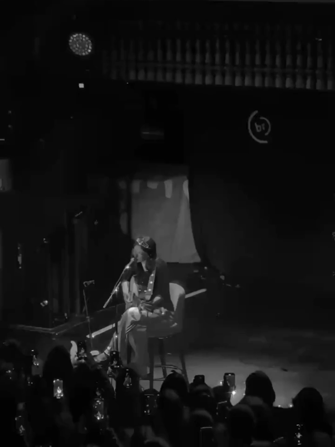 Tập 98: “May mà trong cuộc sống này vẫn còn có một người ngọt ngào như em.” ☕💛 #GợiÝNhạc #BàiHátTiếngAnh #deadbed #thinhhanh #xuhuong #learnenglish