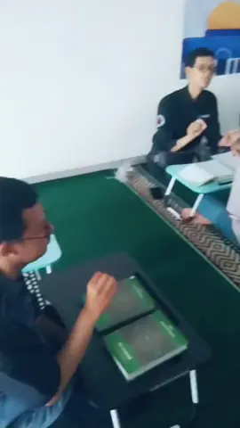 belajar-mengajar Al Qur'an Isyarat