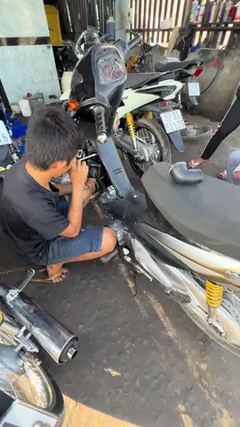 anh em làm may bên mình nhớ thay nhớt sao khi ro dai nha anh em