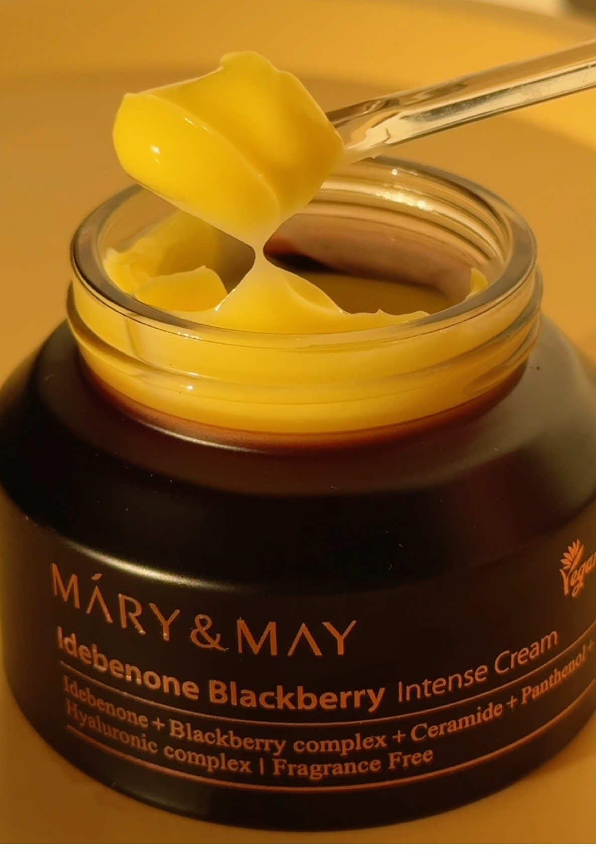 ✨ Glowy Skin Cream Hack ✨ Glowing, moisturized skin with just one cream 💛 Meet Mary & May Idebenone Blackberry Intense Cream - your glow-up essential for healthy, radiant skin! 💛 Skin Barrier Repair 5 types of Ceramide + Panthenol help restore and strengthen your skin barrier. 🫐 Antioxidant Power A blend of Idebenone + Blackberry Complex fights free radicals and revives dull skin. 💧 48-Hour Moisture Lock Deep hydration that lasts all day (and night). 💚 Vegan, fragrance-free, silicone-free - perfect even for sensitive skin. That buttery yellow color? 💛 100% Idebenone magic! Healthy, glowing skin has never been easier ✨ @Mary&May Official  #marynmay #lovemarynmay #skinbarrier #kbeauty #idebenone   