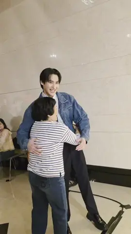 เจ้ ให้พรน้องเก้าไปเยอะมากในวันนั้นเพราะเจ๊เชื่อว่าน้องไม่ใช่แค่เก่งแต่เป็นคนตั้งใจและจริงใจกับทุกงาน คุณพ่อคุณแม่ของน้องเก้าโชคดีมากจริงๆที่ได้ลูกเป็นอภิชาตบุตรมาเกิด ขอให้ผลงานทุกชิ้นของน้องไม่ว่าจะเป็นการแสดงเพลงหรือในฐานะผู้จัดประสบความสำเร็จยิ่งยิ่งขึ้นไป เจ๊เห็นแค่รอยยิ้ม การก้มหัวรับพร น้องเก้าไหว้สวยมากรับพรด้วยใจจริง เจ๊มั่นใจน้องจะได้ดีแน่นอน  #เก้านพเก้า  #kaonoppakao #number_9th  ##trend #trending 