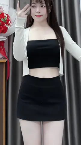 Chân váy ngắn cạp trễ - chân váy #chanvayngan #chanvaycaptre #thoitrangnu #xuhuong 