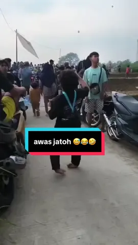 Video lucu ngakak viral fyp terbaru menghibur, awas jatoh 😅😂🤣 #lucu #lucupoll #luculucuvideo #videolucungakak #videolucu 