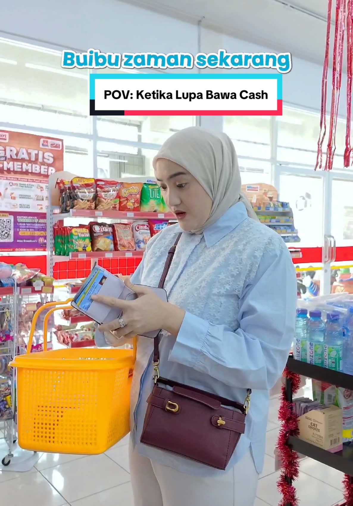 Dompet kosong, anak tiba-tiba minta jajan 😅 Dulu sih panik…tapiii sekarang? Tinggal tarik tunai dari GoPay di Indomaret/Alfamart.  Gak perlu ATM, gak kena biaya. Praktis banget buat buibu zaman sekarang si paling sigap! 🫡