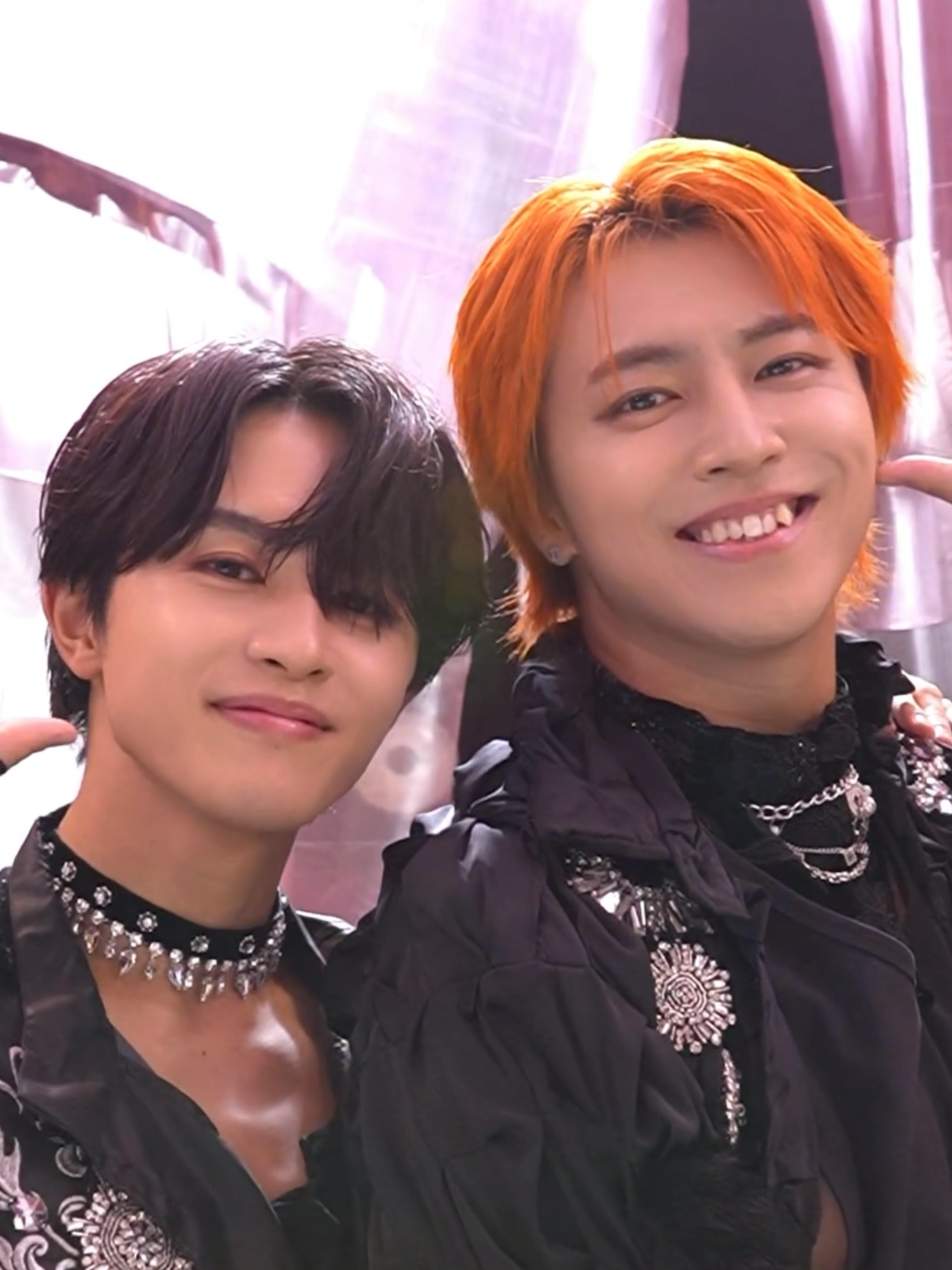 #タクヤ ＆ #タカシ の爪トギ🐈‍⬛✨ @takashi_matsuo0923 #超特急に九生あり #超特急_NINELIVES #超特急
