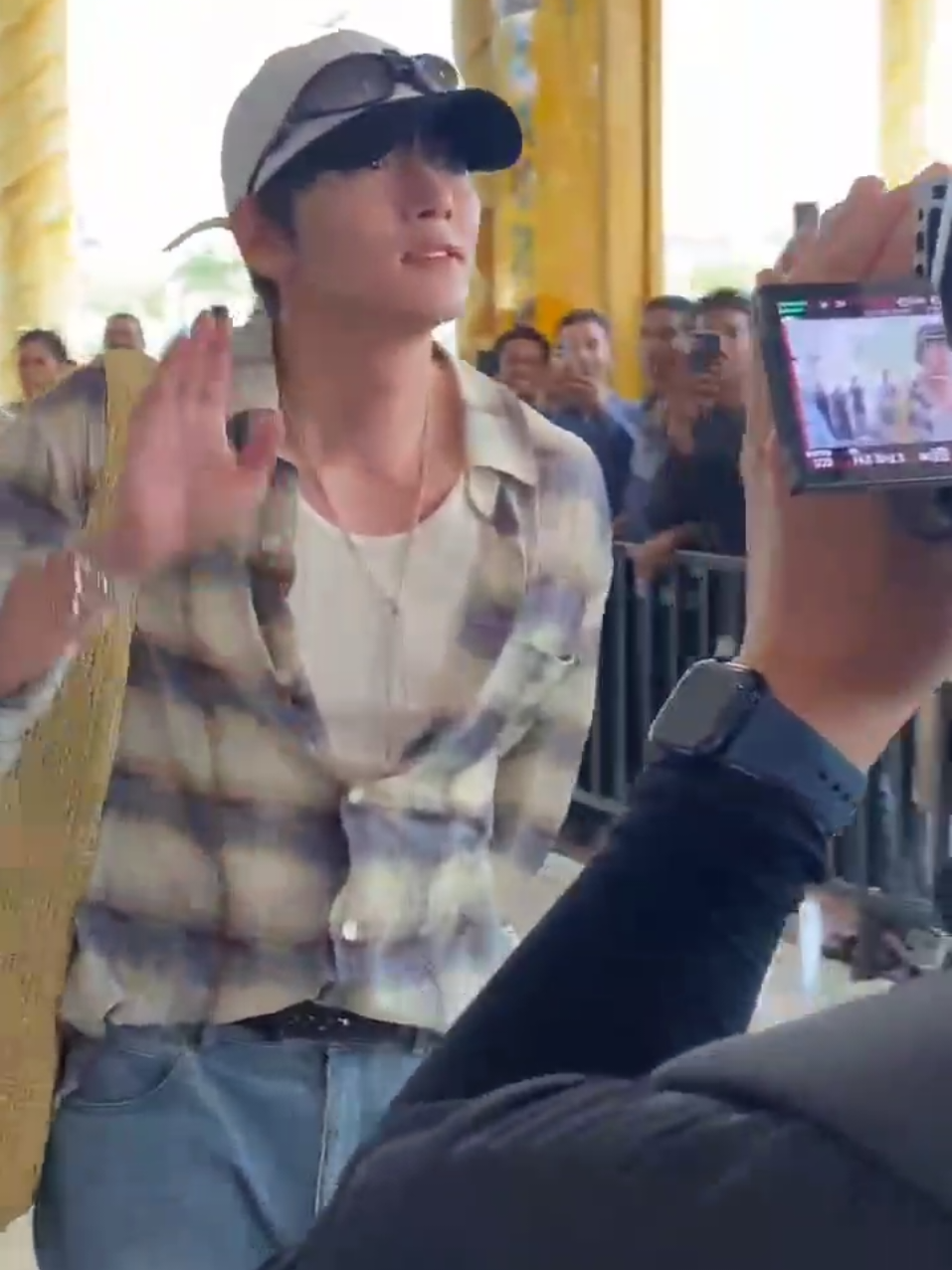 Welcome to Sumba oppa @actor.jichangwook  #fyp #jichangwook #sumba 
