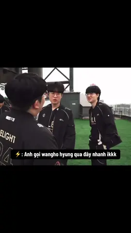 🥜: Lúc nãy anh đang chụp ảnh em nói gì anh đó Lai 😌 💡: Anh tự hiểu đi ha 🥜: Hiểu gì em??? #hle #HLEWIN #cktg #fyp #xh 