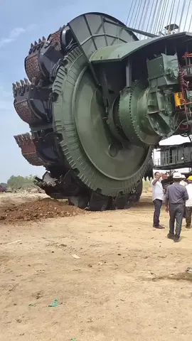 #foryoupage #scary #usa🇺🇸 #heavymachinery #unfrrezemyaccount 