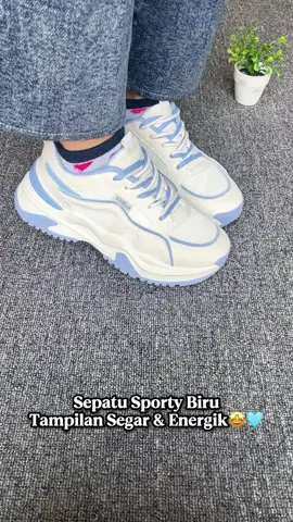 Warna birunya tuh… bikin jatuh cinta tiap liat ✨💙🤏🏻  #fyp #sovella #sneakers #rekomendasisepatu #sepatuwanita 