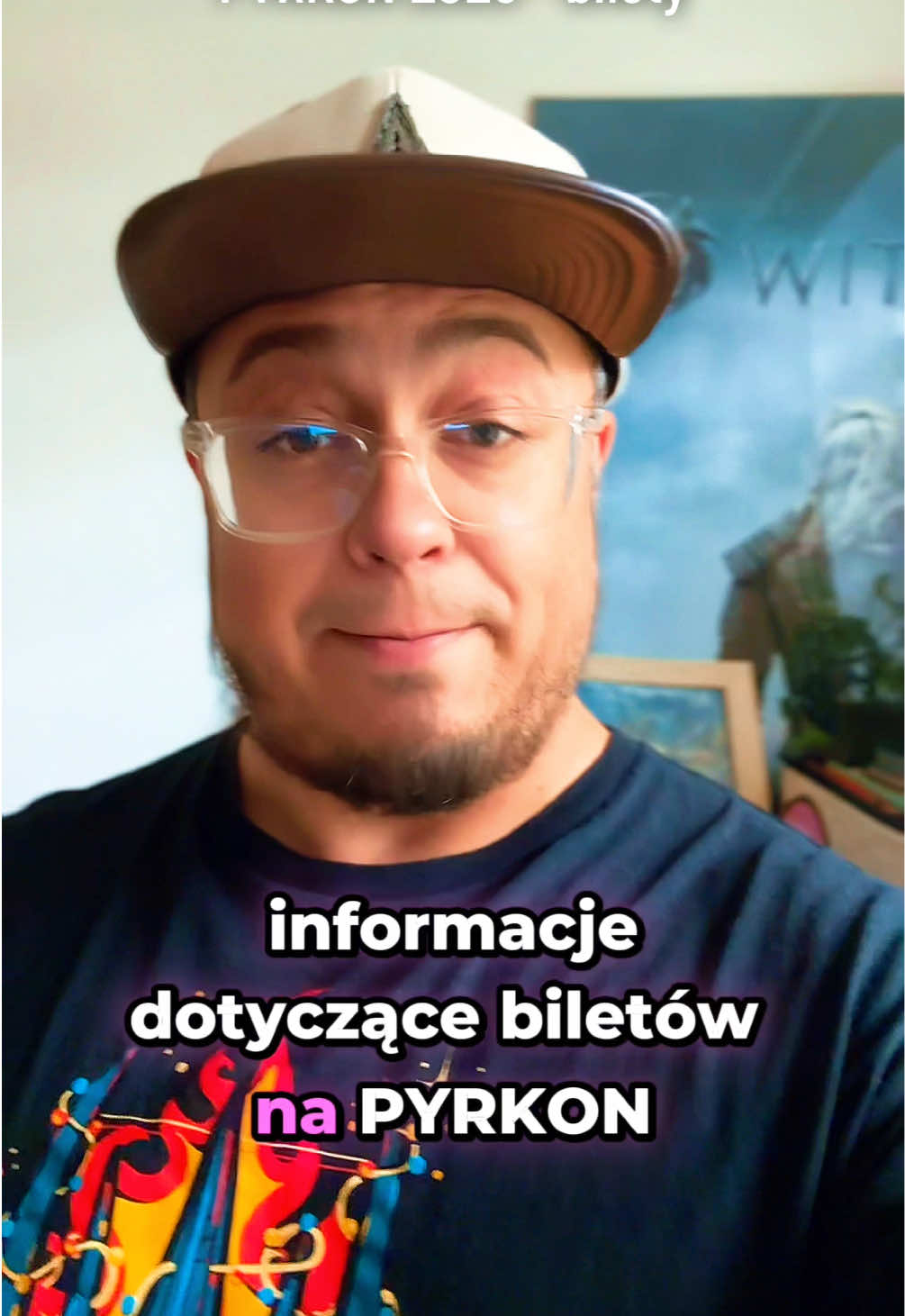Info o biletach na PYRKON 2026: **⚠ BILETY TRZYDNIOWE** W tym roku zdecydowaliśmy się na sprzedaż biletów w trzech, ograniczonych liczbowo, pulach. Łączna liczba przygotowanych karnetów trzydniowych jest większa niż ta, którą sprzedaliśmy na Pyrkon 2025.  Bilety będą udostępniane w trzech turach: 1️⃣ Pierwsza pula – 10 000 biletów z 3 tokenami 2️⃣ Druga pula – 10 000 biletów z 2 tokenami 3️⃣ Trzecia pula – 21 000 biletów bez tokenów Karnety trzydniowe w ramach pierwszej puli będą dostępne w cenie 330 zł (z opłatą serwisową). W sprzedaży dostępne będą również bilety dziecięce z 1 tokenem. Są one wliczane do ogólnej puli biletów danego progu. Będziecie mogli również zakupić Pakiety Specjalne - ich pula będzie wynosiła łącznie 2 tysiące sztuk. Więcej szczegółów na temat pakietów - wkrótce!  **⚠  BILETY JEDNODNIOWE** Wraz z pierwszą pulą biletów w sprzedaży pojawią się bilety jednodniowe. 🎟️ Na każdy z pyrkonowych dni zaplanowaliśmy po 10 000 biletów. Bilety jednodniowe w sprzedaży będą do wyczerpania zaplanowanej puli, niezależnie od puli karnetów trzydniowych. O dacie rozpoczęcia sprzedaży biletów w ramach pierwszej puli będziemy informować z wyprzedzeniem w osobnym poście 😇  **⚠  DODATKOWE INFORMACJE** 🔸 Każda pula ma ściśle określoną liczbę biletów. 🔸 Po wyczerpaniu danej puli – kilka dni później uruchomimy kolejną, w następnym progu cenowym. 🔸 Aktualny stan dostępnych biletów w ramach danej puli znajdziecie zawsze na stronie eBiletu. 🔸 Dla asystentów osób z niepełnosprawnościami przewidziana jest osobna pula darmowych wejściówek, niewliczana do pul omówionych powyżej.  🔸 Wprowadzamy limit zakupu do 5 biletów na jedną transakcję. Dziękujemy, że jesteście z nami i że co roku tak licznie odwiedzacie Pyrkon. 🥰 Wspólnie tworzymy miejsce pełne magii, przygód i fantastyki, w którym każdy może czuć się komfortowo i bezpiecznie. 🥳 Do zobaczenia na Pyrkonie! #pyrkon #cosplay #fantastyka #cosplaygirl #pyrkon2026 