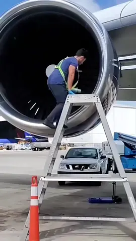 Vous ne croirez pas combien coûte le remplacement des pales d’un moteur d’avion ! #france🇫🇷 #tik_tok #francefr #foruyou 