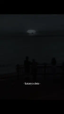 Katanya cinta tak butuh rupa🤭🍂🎧🍃🍂#templatecapcut #🇲🇨🇹🇼 #soundviral #contentcreator #foryoupageofficiall 