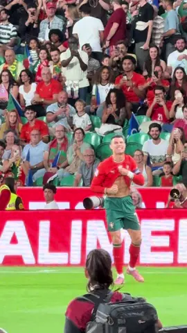 Cristiano Ronaldo shows his forty year old abs of steel 🔥 🔥 luckily it wasn’t anything serious 🙏  #portugal #cristianoronaldo #cristiano #cr7 #fyp 