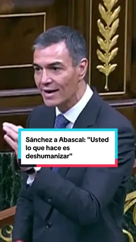 El líder de Vox, Santiago Abascal, ha vuelto a acusar sin pruebas ni siquiera sin especificar el qué a Pedro Sánchez de vínculos el presidente venezolano, Nicolás Maduro. Sánchez le ha contestado que el Gobierno hará frente a sus políticas contra la migración, la transición ecológica y los derechos de la mujer #pedrosanchez #psoe #vox #santiagoabascal #politica 