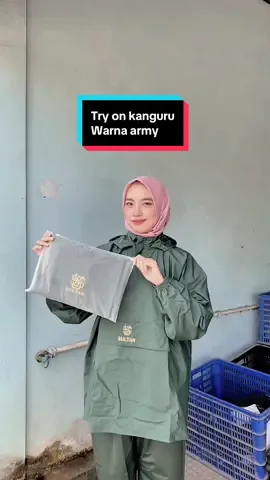 Musim hujan bisa tetap tampil stylish pakai jas hujan kanguru by SULTAN ❤️‍🔥😍 yuk order sekarang👇🏻 #jashujansultan #fypage #trend #promoguncang1111 #jashujan 