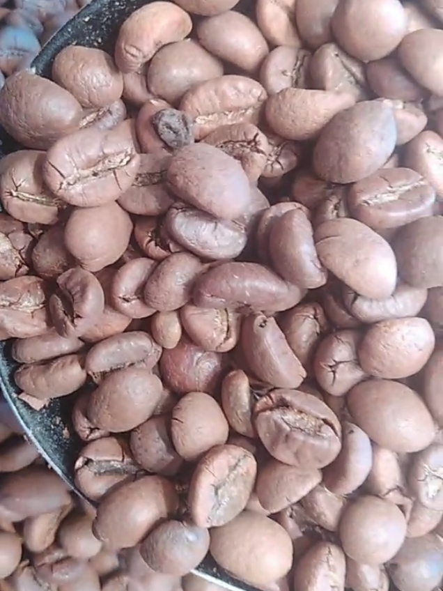 🎥 السؤال: هل تعرف إيش يصير لجسمك لما تشرب فنجان قهوة كل يوم؟ ☕ 🗣️ الجواب: القهوة تساعد على تحسين التركيز، ترفع مستوى الطاقة، وتقلل من خطر الإصابة ببعض الأمراض مثل السكري من النوع الثاني! لكن الاعتدال مهم 👌 --- 🔥: #فوائد_القهوة ☕ #القهوة_الصباحية #معلومات_صحية #تيك_توك_العرب #اسرار_الصحة    