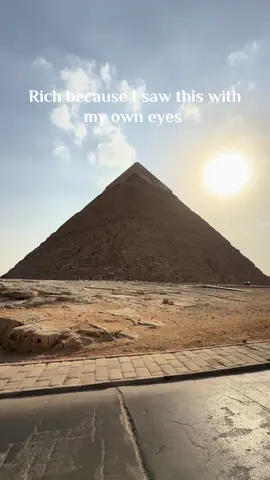 You need to see this place once in your lifetime. #egypt #pyramids #trip #piramides #egito
