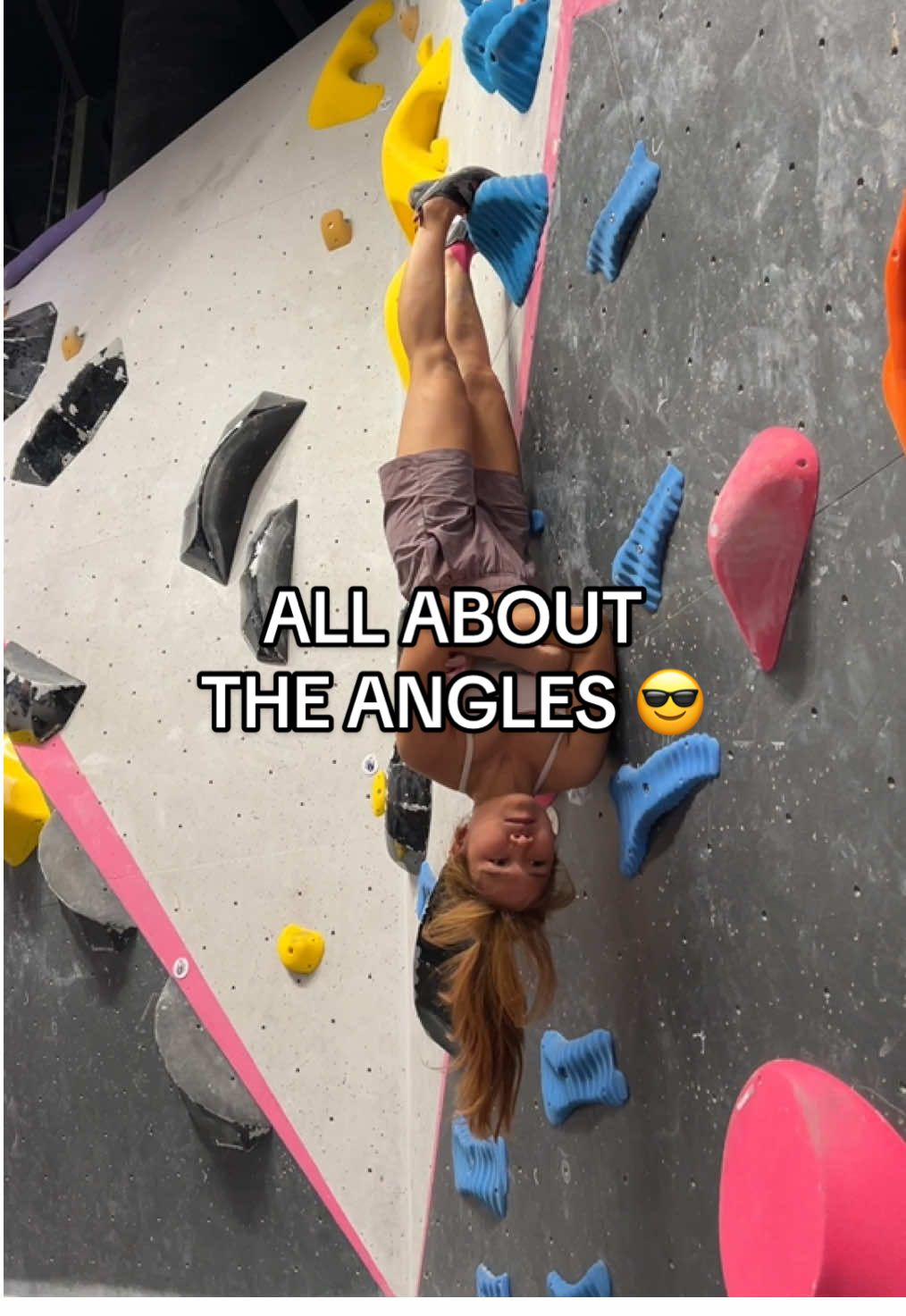 Replying to @suddenlydarren yeah she’s not a climber cos she’s a bat 😎 follow her on ig to see more of her beast skills @/fuckspan #rockclimb #boulder #climbing #bouldering #mauiwowie  