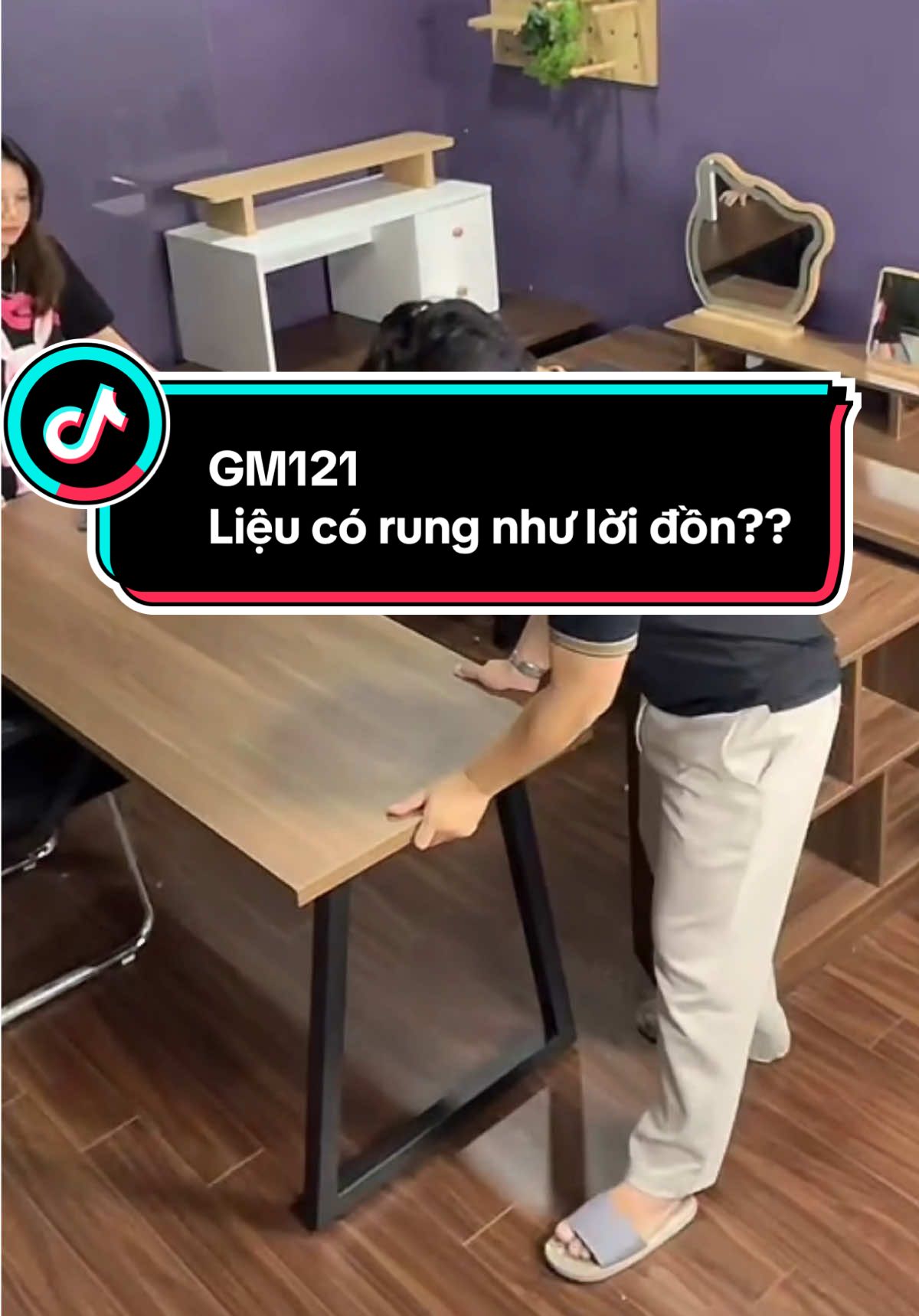 AE nào thắc mắc bàn best seller này của nhà IGA có rung hay không thì đây nha. Sếp tui tư vấn trực tiếp luôn nè #banlamviec #livehighlights #review #iga #noithat 